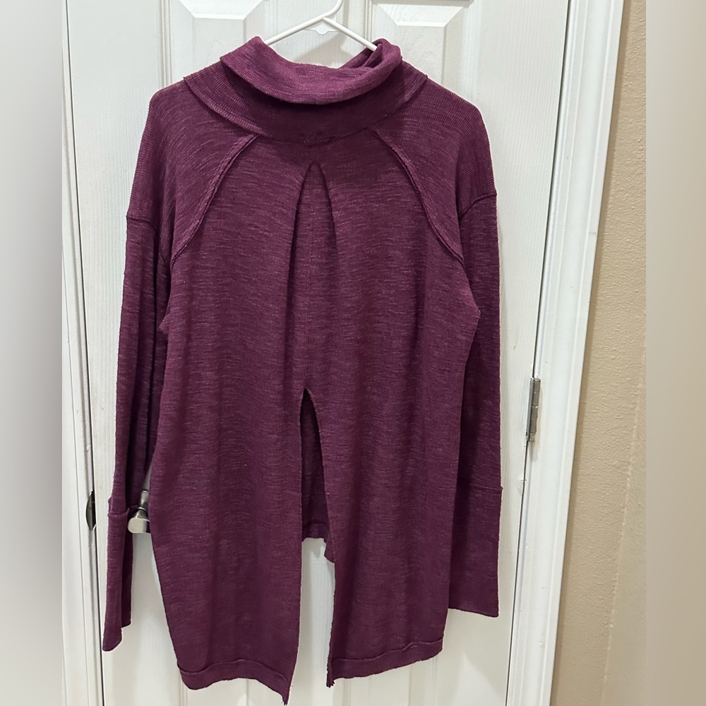 Free People We the Free Split Back Turtleneck Sweater Size Medium purple - Picture 3 of 13